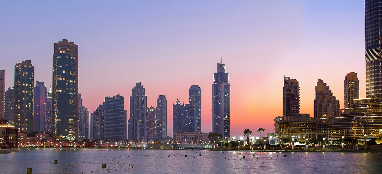 Biurowiec. 5 najlepszych rzeczy do zrobienia w Dubaju, gdy czujesz się źle